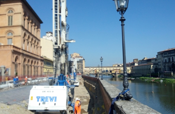 Embankment protection works for "Lungarno Torrigiani" Trevi spa